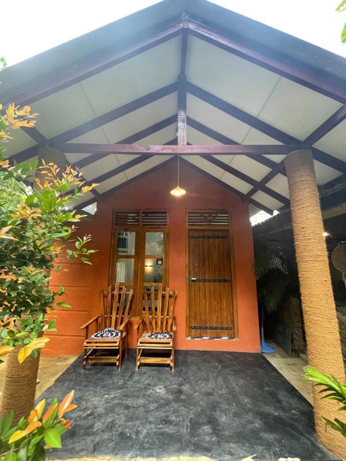 Peacock'S Paradise Safari Hostel Uda Walawe Extérieur photo