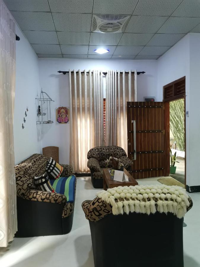Peacock'S Paradise Safari Hostel Uda Walawe Extérieur photo
