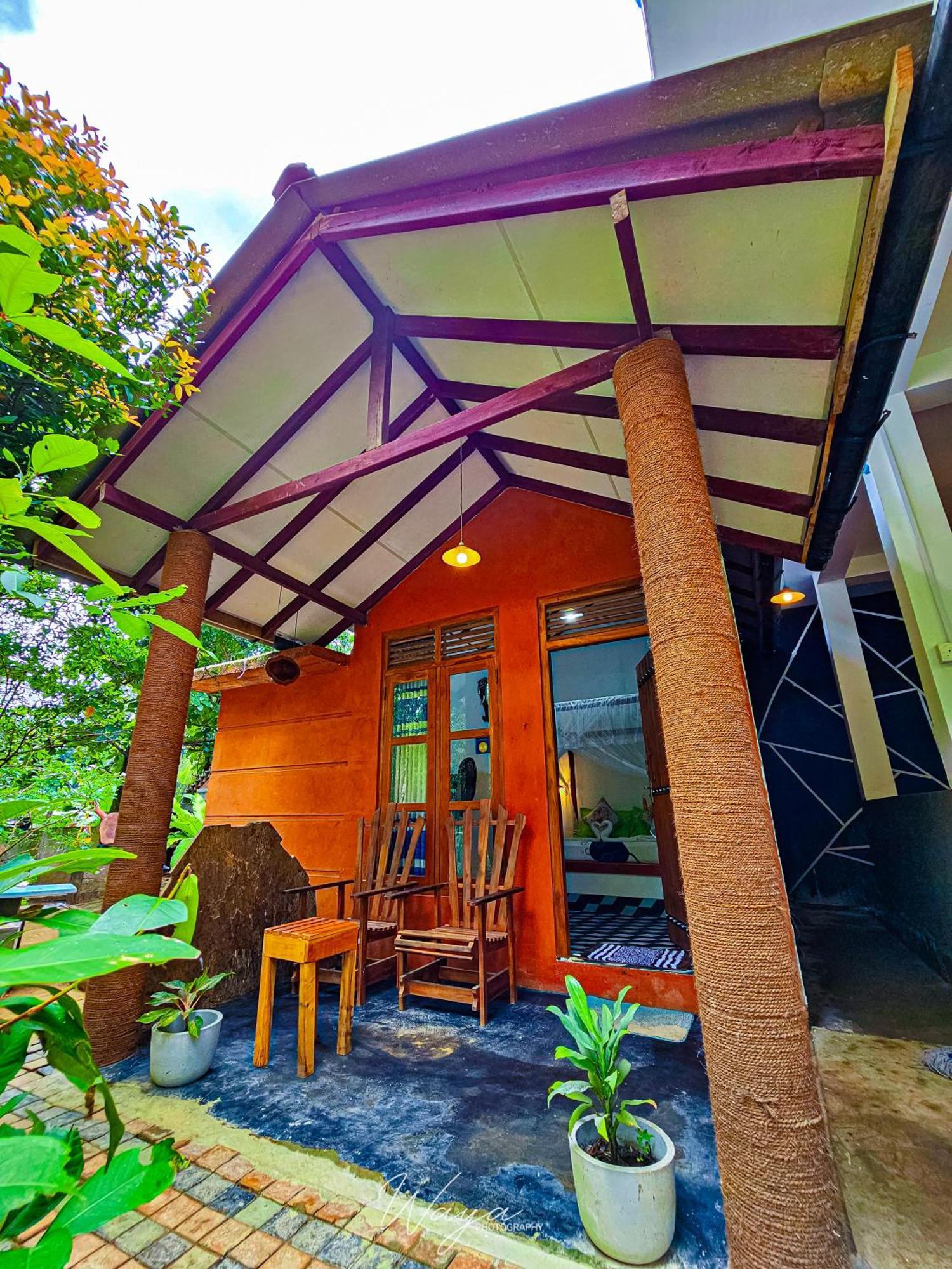 Peacock'S Paradise Safari Hostel Uda Walawe Extérieur photo