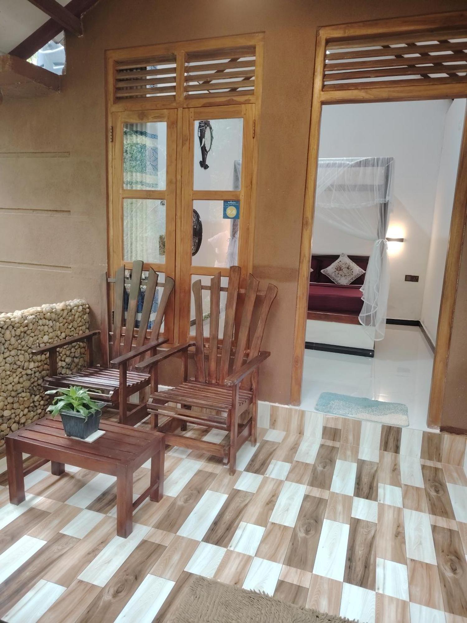 Peacock'S Paradise Safari Hostel Uda Walawe Extérieur photo