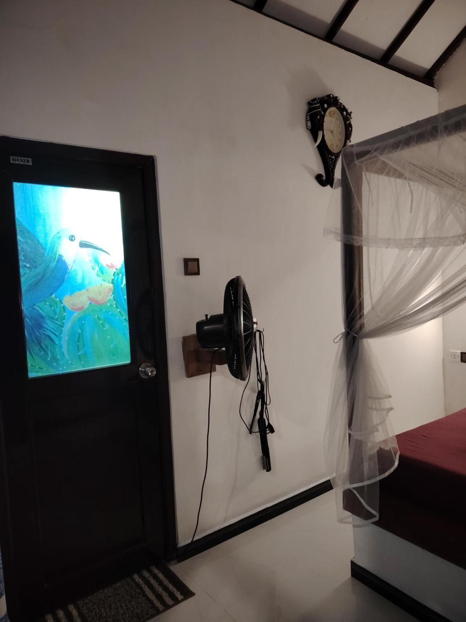 Peacock'S Paradise Safari Hostel Uda Walawe Extérieur photo